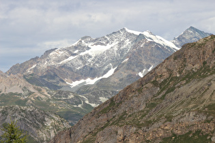Zoom auf v. l. n. r. Dôme des Platières, Dôme de la Sache und Mont Pourri