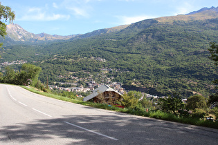 oberhalb von Saint-Martin-d’Arc, Blick auf Saint-Michel-de-Maurienne