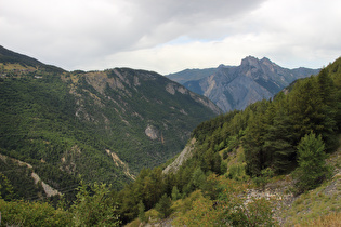 … und Blick über das Vallée de la Valloirette zur Croix des Têtes