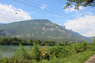 etwas weiter, Blick über die Isère zum Massif du Vercors