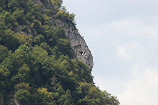 Zoom auf ein Felsentor im Bec de l'Échaillon