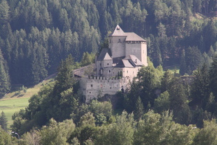 Burg Reifenstein am südlichen Berghang …