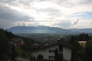Blick über Feldkirch ins Rheintal