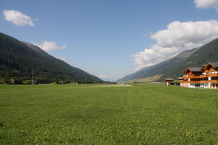 Rhonetal in Ulrichen, Blick nach Südwesten Richtung Walliser Alpen