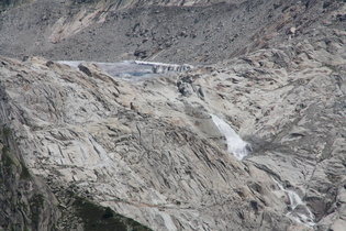 Zoom auf die "Rhonequelle", die Gletscherzunge des Rhonegletschers, an der die Rhone entspringt