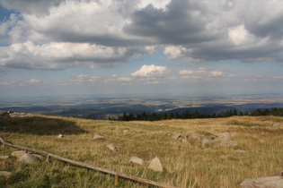 Blick vom Gipfel nach Nordosten über Ilsenburg