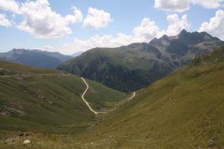 Blick über die Südrampe in die Sarntaler Alpen
