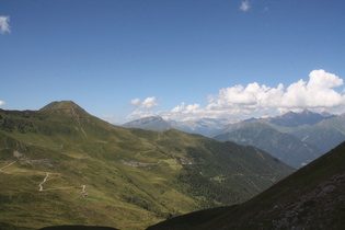 Penser Joch, Passhöhe, Blick über die Nordrampe Richtung Zillertaler Alpen