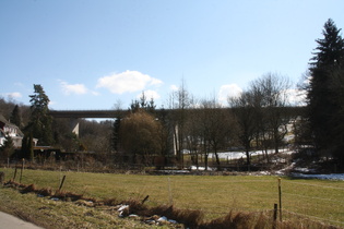 Brücke der B64 über das Beverbachtal