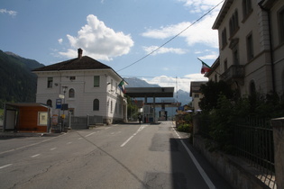 Grenze zwischen Italien und Schweiz bei Taufers im Münstertal, Blick in die Schweiz