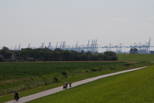 Zoom auf den Containerhafen Bremerhaven
