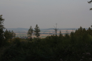 Zoom auf v. l. n. r.: Benther Berg und Gehrdener Berg