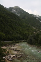 die Soča zwischen Soča und Bovec, Blick flussaufwärts