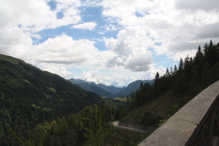 Blick über Sauris di sopra ins Val Lumiei
