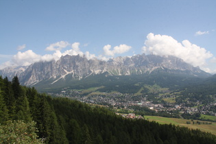 Blick auf Cortina d'Ampezzo und die Gruppo del Cristallo