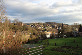 Blick über Stadtoldendorf auf den Homburg