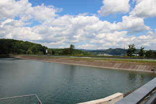 Staudamm des Hennesees, Seeseite