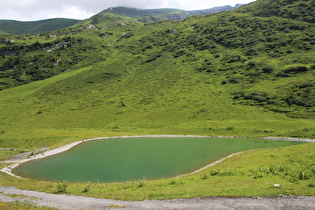 ein kleiner See unterhalb des Flexenpasses