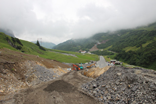 Blick über die Bauarbeiten ins Klostertal talaufwärts