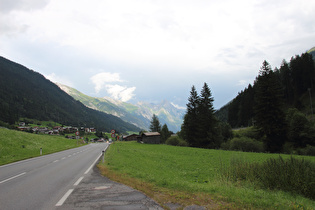 … und Blick talabwärts auf Sankt Jakob am Arlberg