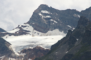 Zoom auf das Klostertaler Egghorn mit seinem Gletscher
