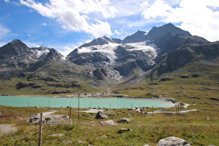 Nordseite des Lago Bianco, darüber der Cambrenagletscher, dahinter v. l. n. r.: Sassal Mason, Piz Caral, Piz Cambrena und Piz d' Arlas