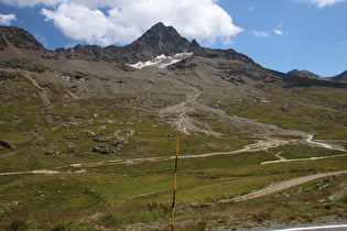 Blick über den Torrente Gavia auf den Corno dei Tre Signori mit Vedretta de Sforzellina