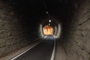 im Tunnel, Blick bergauf