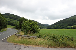 Arpetal zwischen Berge und Grevenstein, Blick talaufwärts