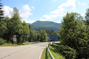 Grenze zwischen Deutschland und Österreich westlich von Reit im Winkl, Blick in die Republik Österreich