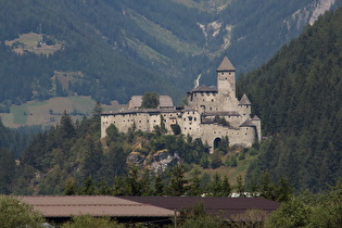Zoom auf die Burg Taufers