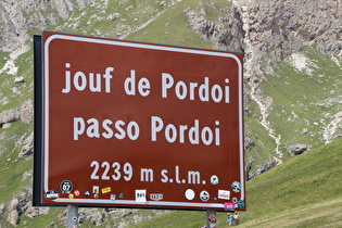 Schild auf der Passhöhe