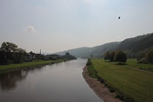die Weser in Bodenwerder, Blick flussaufwärts