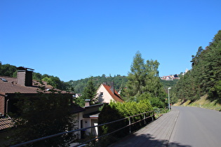 Niedermarsberg, Anstieg nach Erlinghausen, Blick auf Obermarsberg