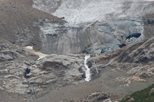 Zoom auf das Gletschertor des Steingletschers