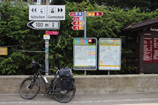 "Kilometer 0" von Rhein-Route und Rhone-Route am Bahnhof Andermatt