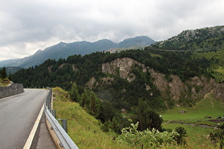 Blick talabwärts auf die oberste Talstufe des Valle di Blenio …