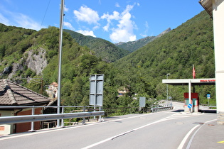 Grenze zwischen der Schweiz und Italien, Schweizer Grenzkontrollstelle in Camedo