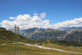 Blick nach Nordwesten über das Ridnauntal in die Stubaier Alpen