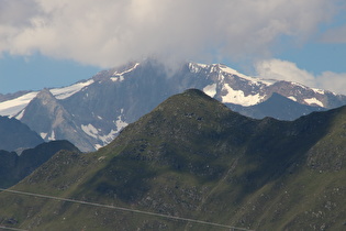 Zoom auf die Schafkampspitze, Gipfel in Wolken
