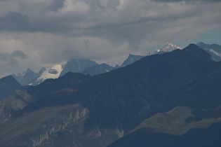 Zoom in die Zillertaler Alpen Richtung Schrammacher