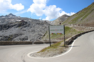 … und Blick zur Passhöhe, dahinter der Monte Scorluzzo