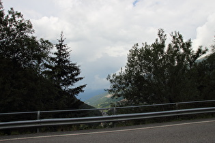 Blick über Ponte di Legno ins Valcamonica talabwärts