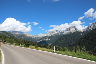… Blick über das Valle di Campiglio nach Nordosten in die Dolomiti di Brenta …