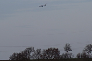 Militärflugzeug im Anflug auf den Fliegerhorst Wunstorf