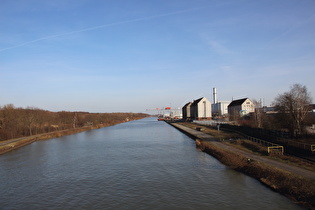 Mittellandkanal in Hannover-Stöcken, Blick nach Osten