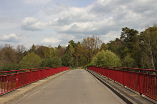 Radwegbrücke über die A7, Blick nach Nordosten