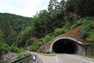 Südportal des Himmelreich-Tunnels und die Gutach, Blick flussabwärts