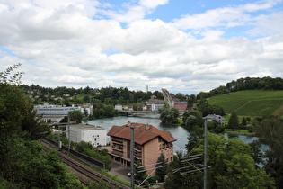 Blick über Schaffhausen auf den Rhein flussaufwärts