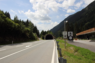Nordportal des untersten der vier Tunnel zwischen Nederle und Ischgl, mit sehr vertrauenserweckendem Namen